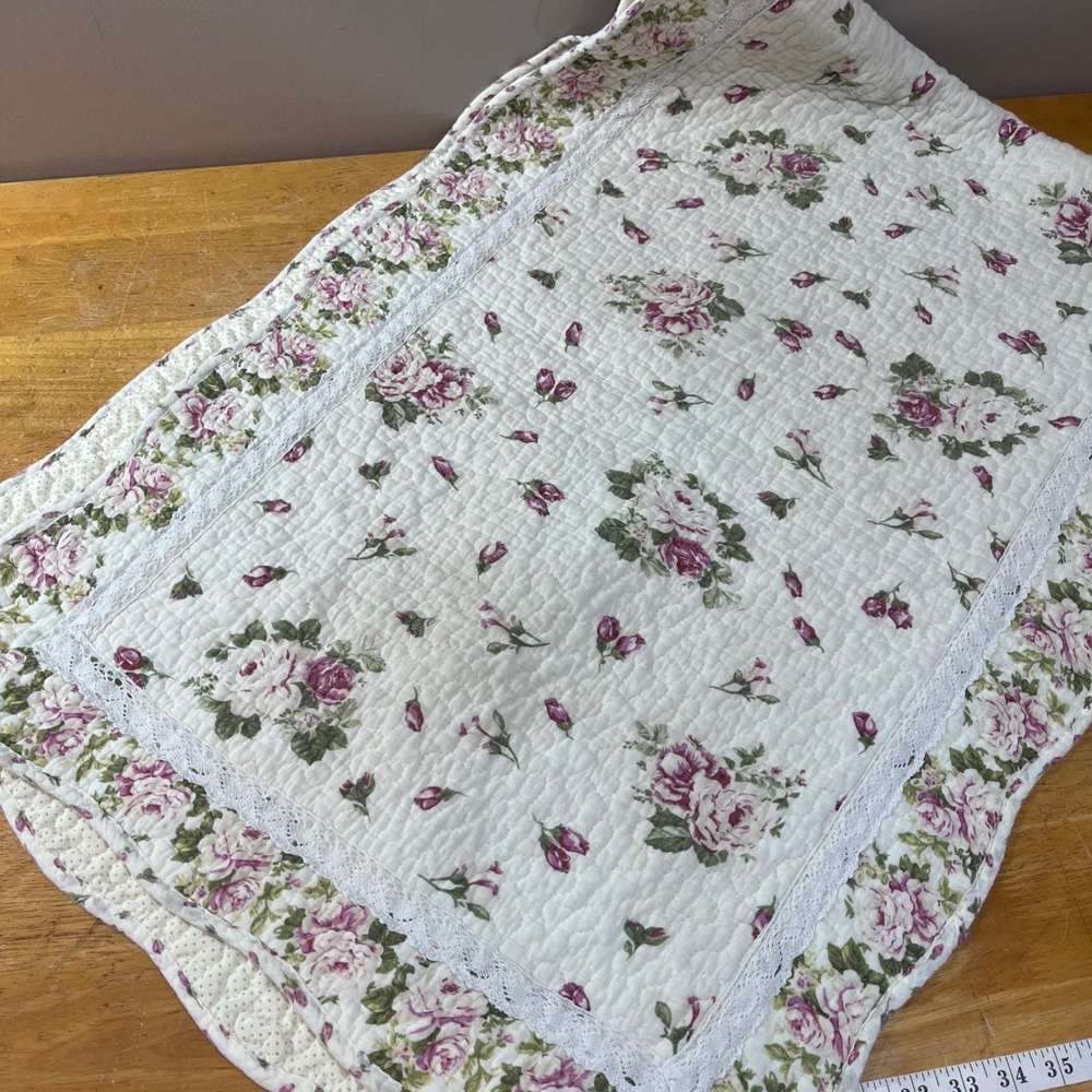 Vtg Cottagecore Quilted Floral Table Runner Lace Trim Anti Slip Pink Rose 68x24